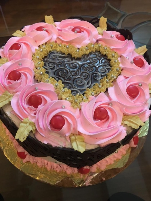 Rose wreath with a stencilled heart